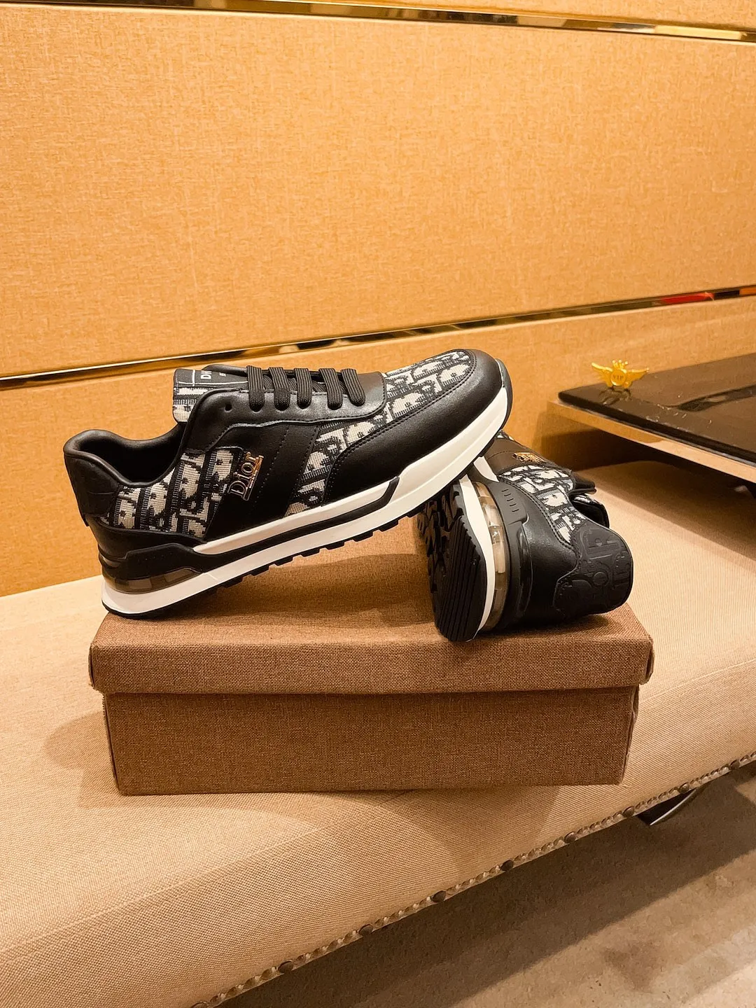 Men's shoes💰 420💰🔥【Dior】High-end brand of men's shoes official website 1:1 latest masterpiece: the upper is made of Italian imported first-layer cowhide, comfortable and breathable lining➕original non-slip and wear-resistant outsole🔥, making walking more convenient and comfortable! An exclusive new model, a stunning work, a beautiful 1:1 replica [color] compared to the official quality! Create a fashionable personality to set off your uniqueness! A must-have for trendy men! Classic 🔥Size: 38-44 Color: 🔥Multiple colors available